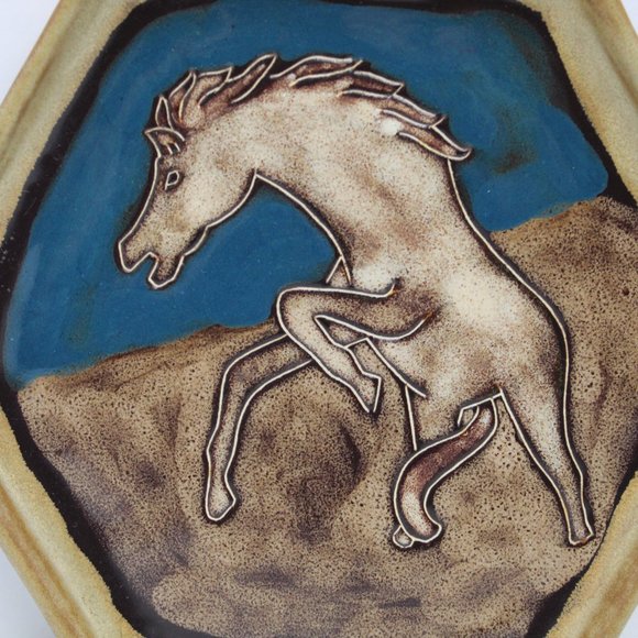 Vintage Horse Stallion Bucking Pottery Hexagonal Plate - Picture 2 of 4
